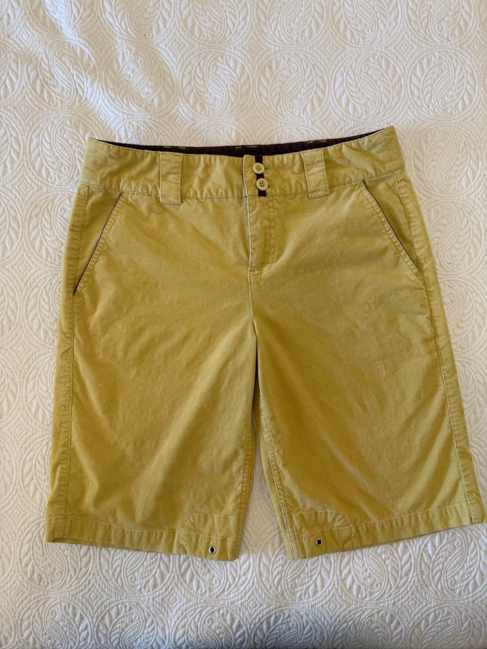 ATHLETA VINTAGE Corduroy bermuda shorts.
